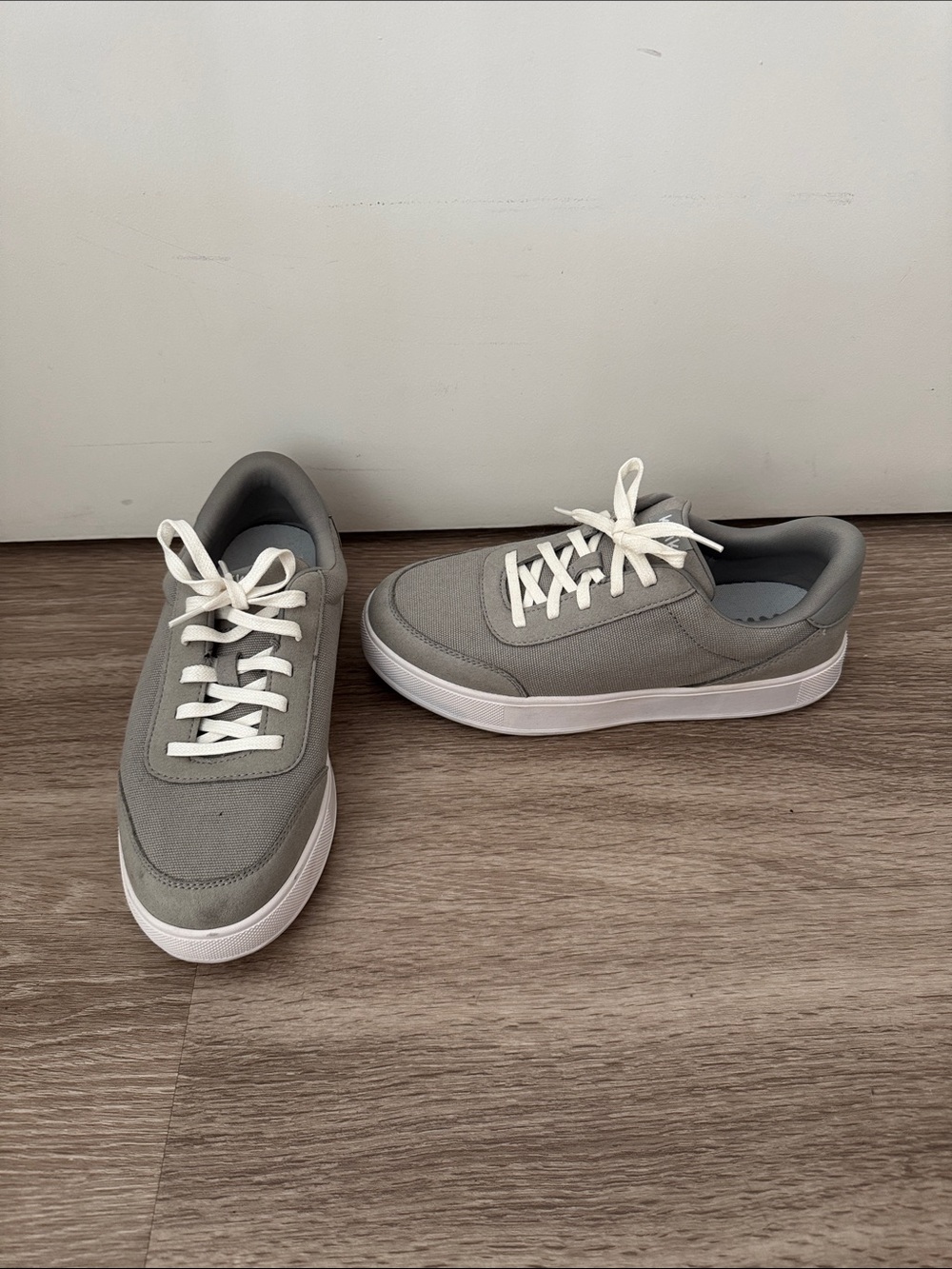 Kizik Hands Free Sneakers Kids 5Y Gray White Slip On Shoes Womens 6.5 7